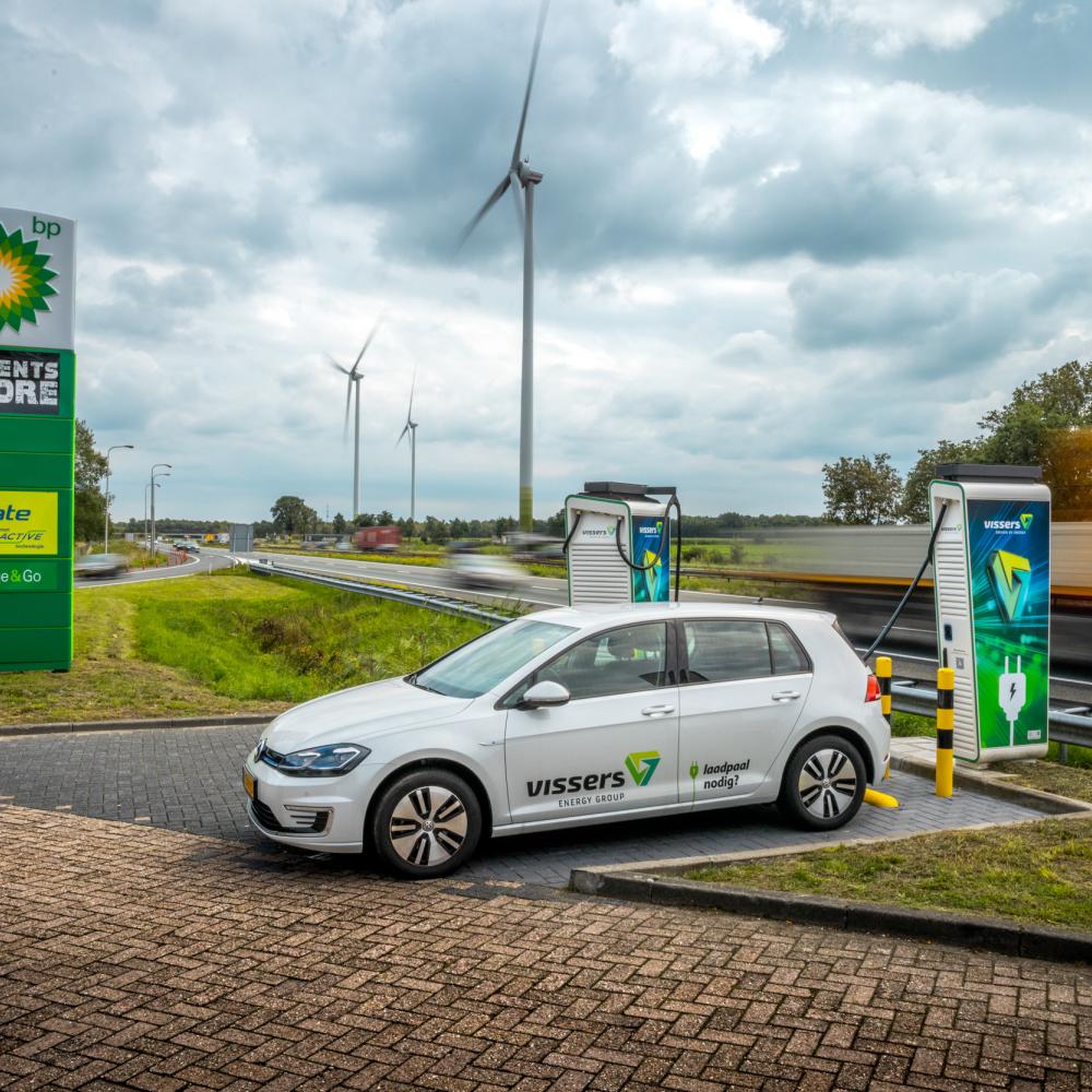 Elektrische auto opladen bij Vissers Energy Group